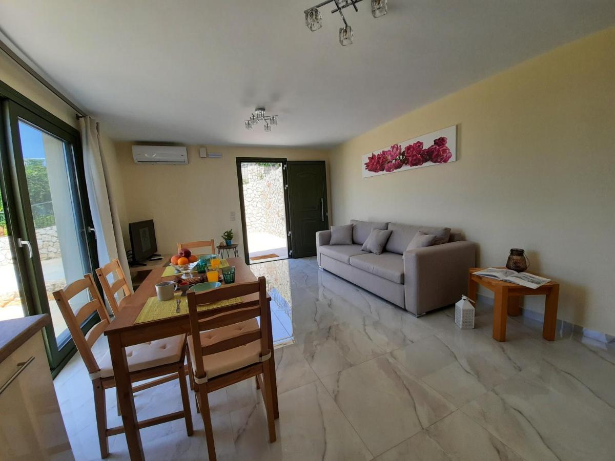 Freesia Grand Sea View Residence Svoronata Exterior photo